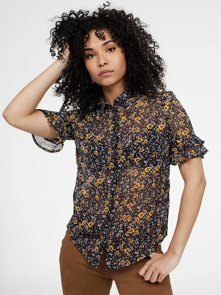 Short-sleeve semi-fitted blouse with buttons
