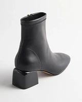 Lacquer Heel Stretch Boot