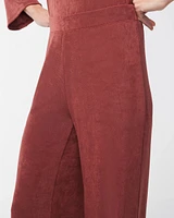 Travelers Classic Cropped Pants