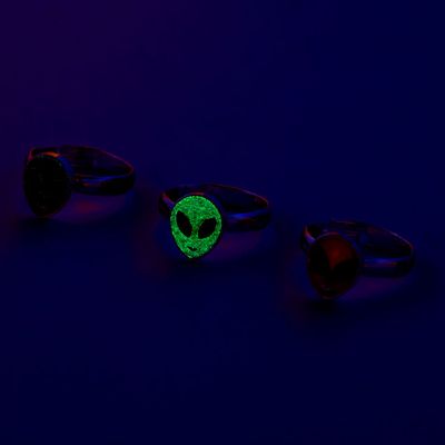 Best Friends Silver Glow In The Dark Alien Rings - 3 Pack