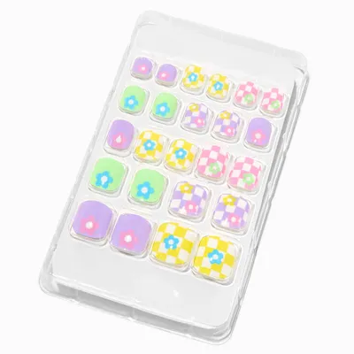 Checkered Daisy Square Press On Vegan Faux Nail Set - 24 Pack