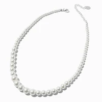 Graduated White Pearl Necklace 