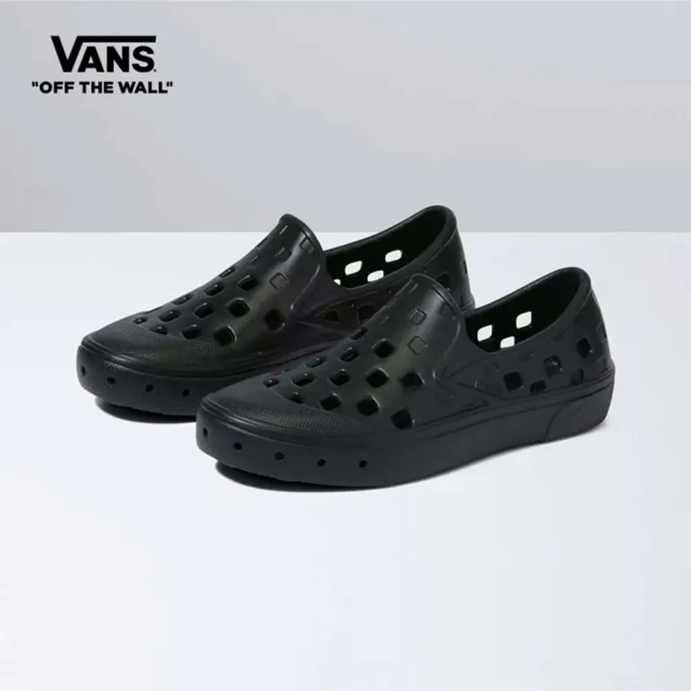 Slip On Trek Black Shoes Sizes 11-3