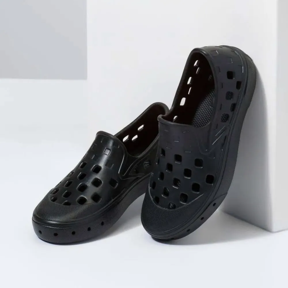 Slip On Trek Black Shoes Sizes 11-3