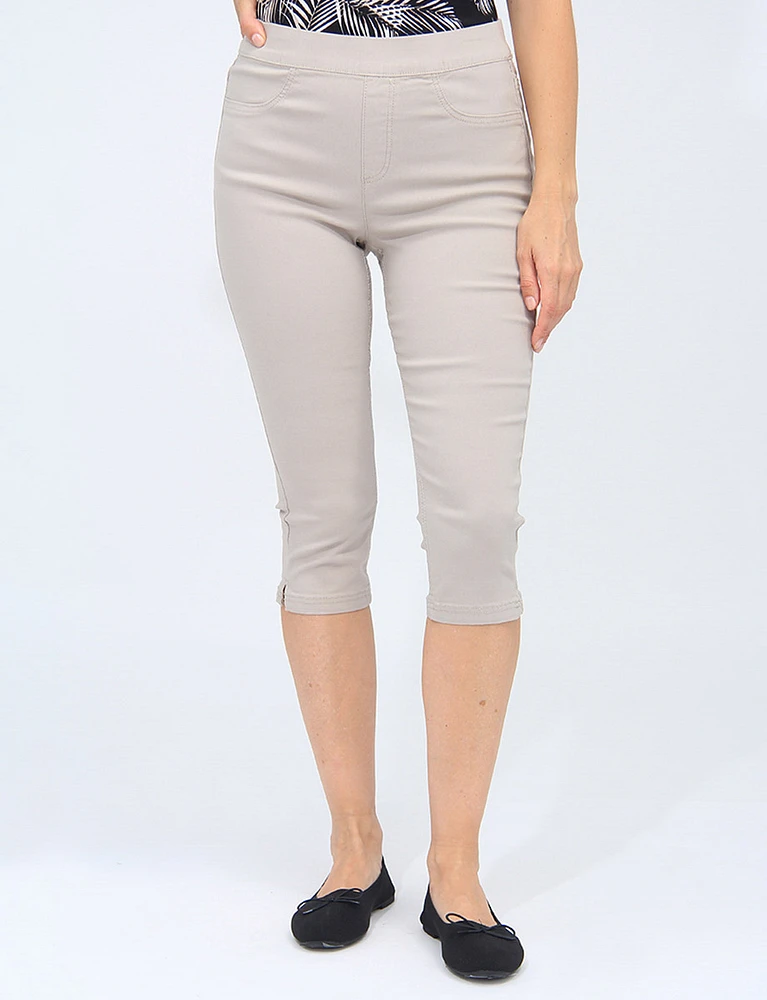 Pull-On Stretch Capri With Back Pockets By Erika