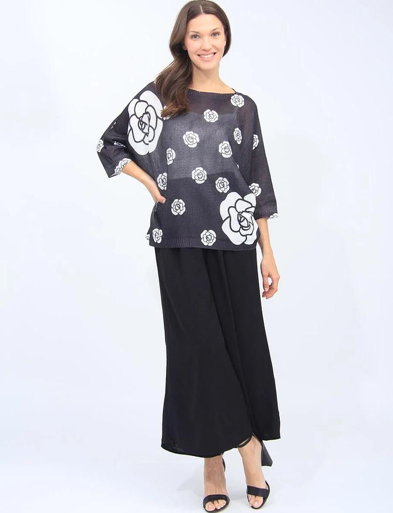 Black And White Floral Print 3/4 Dolman Sleeve Knit Top By Froccella