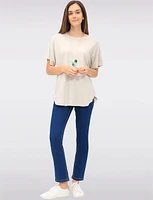 Soft Short Sleeves Round Neck Knit Top with Rounded Hem & Necklace by Froccella