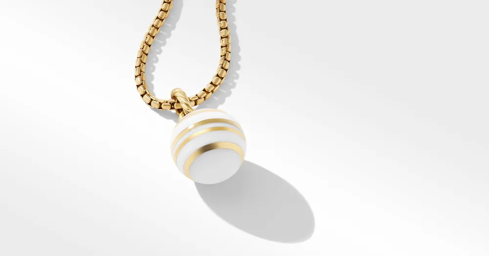 Venus Pendant in 18K Yellow Gold with White Agate and Diamond