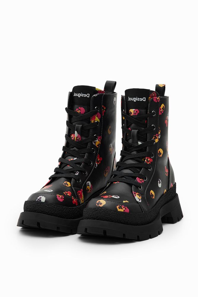 Bottes à lacets fleurs