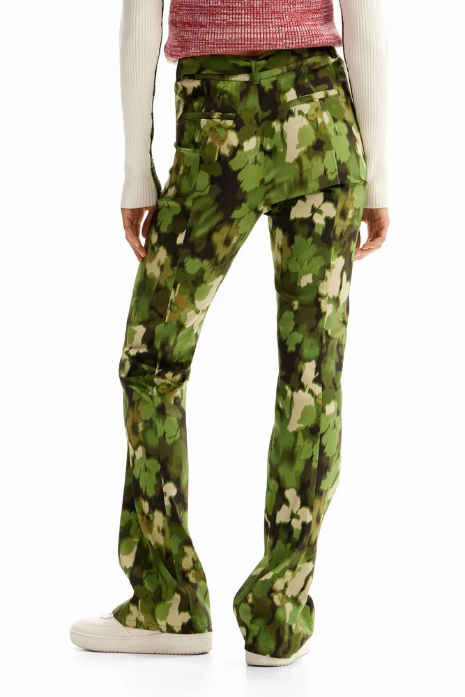 Pantalón Flare camo