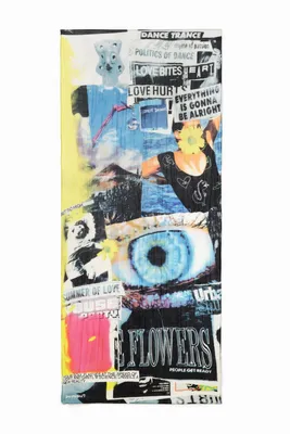 Foulard rectangulaire froissé journal