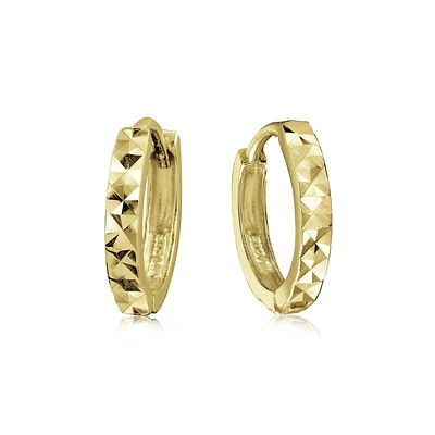 Hoop earrings with a diamond cut finish for children - 14K yellow Gold. Color: yellow | Doucet Latendresse