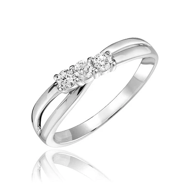 Bague en Or Blanc 10K avec Trois Diamants et Corps Fendu. Color: blanc | Doucet Latendresse