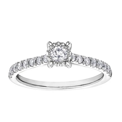 Éclat du Nord Engagement Ring for Woman - 10K Yellow Gold and Diamonds. Color: white | Doucet Latendresse