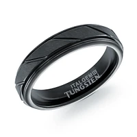 Bague en Tungstène Noire avec Motif de Rainures Diagonales. Color: noir | Doucet Latendresse