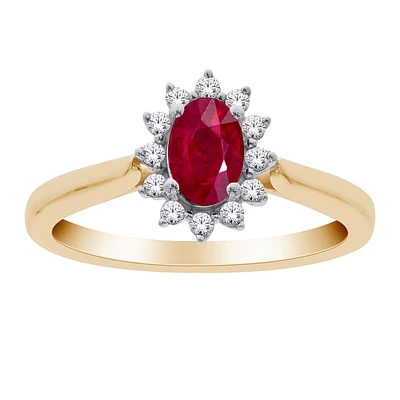 Bague Halo en Or Jaune 10K avec Rubis Ovale et Diamants. Color: jaune | Doucet Latendresse