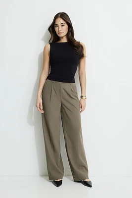 Sofia Pleated Straight Pants