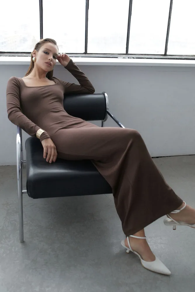 Selena Ribbed Maxi Dress