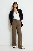 Pantalon fluide à jambe droite Yasmin