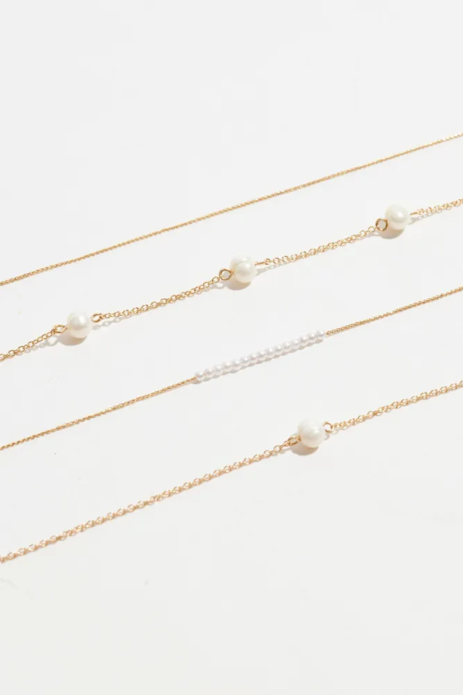 Layered Delicate Pearl Necklace