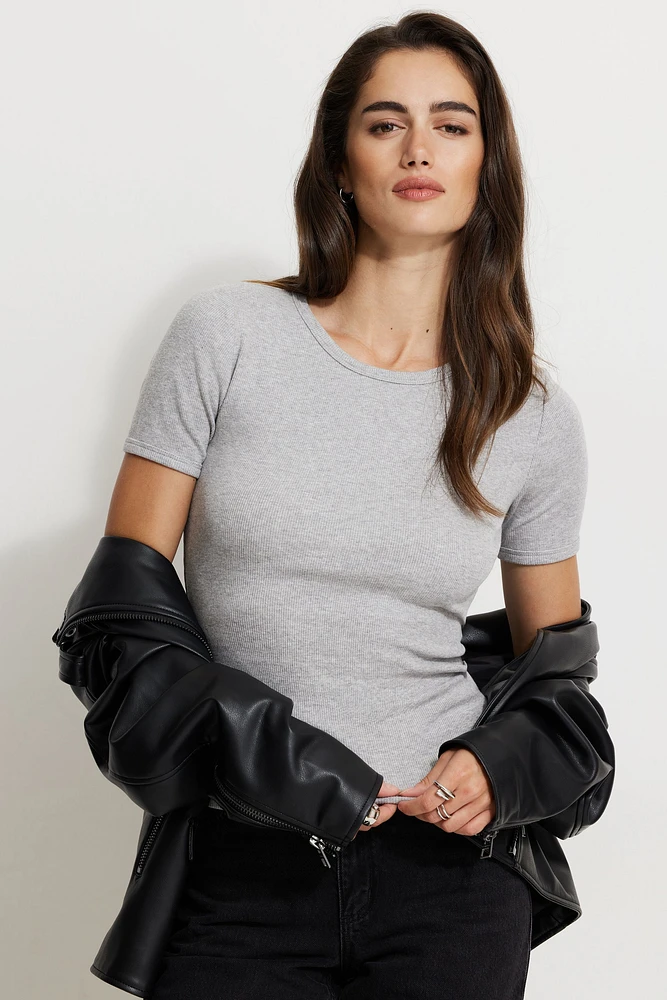 Ribbed Crewneck Hip T-Shirt