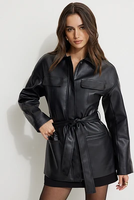 Blouson en faux cuir avec ceinture