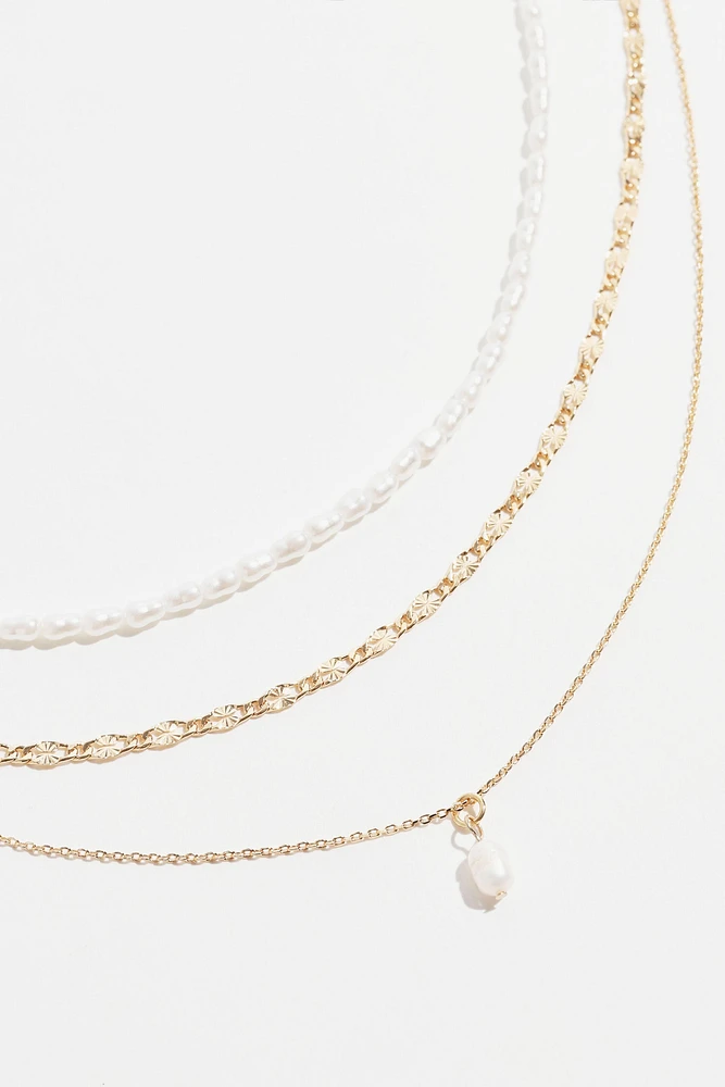 Layered Pearl and Chain Necklace