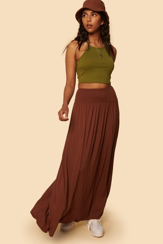 Style Tips on How to Wear a Maxi Skirt - Bellatory