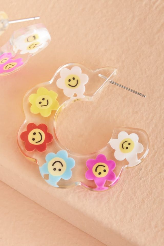 Smiley Face Daisy Scalloped Earrings