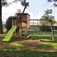 Parque infantil TAGA L con columpio doble y zona de escalada