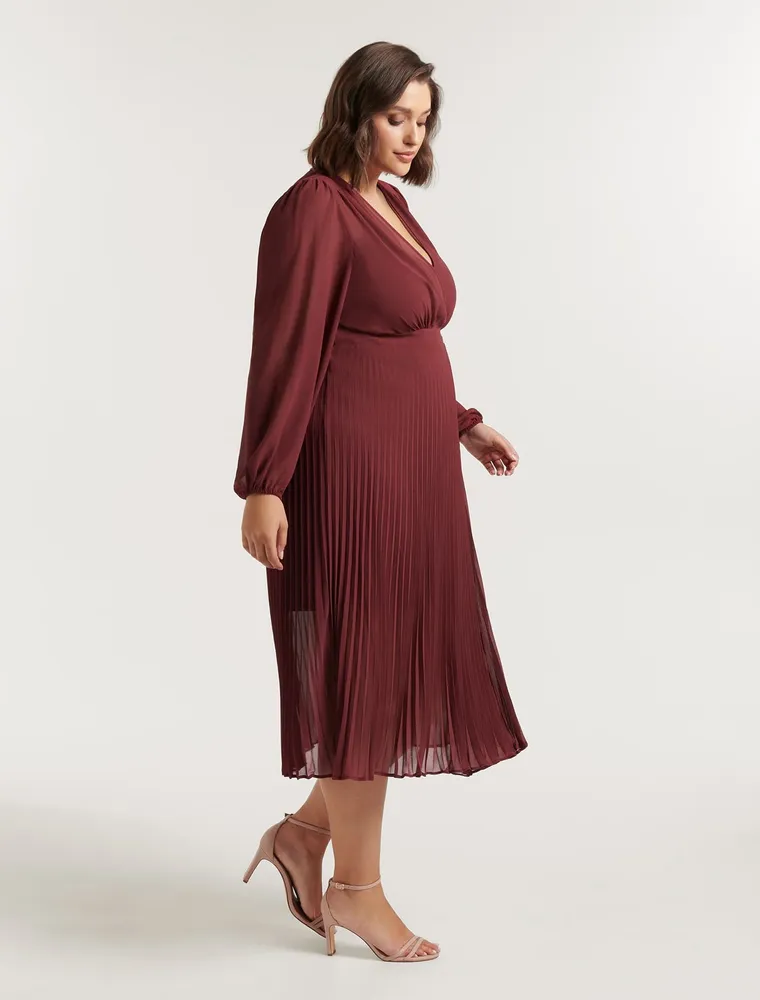 Penelope Curve Pleated Wrap Dress - Women's Fashion | Ever New