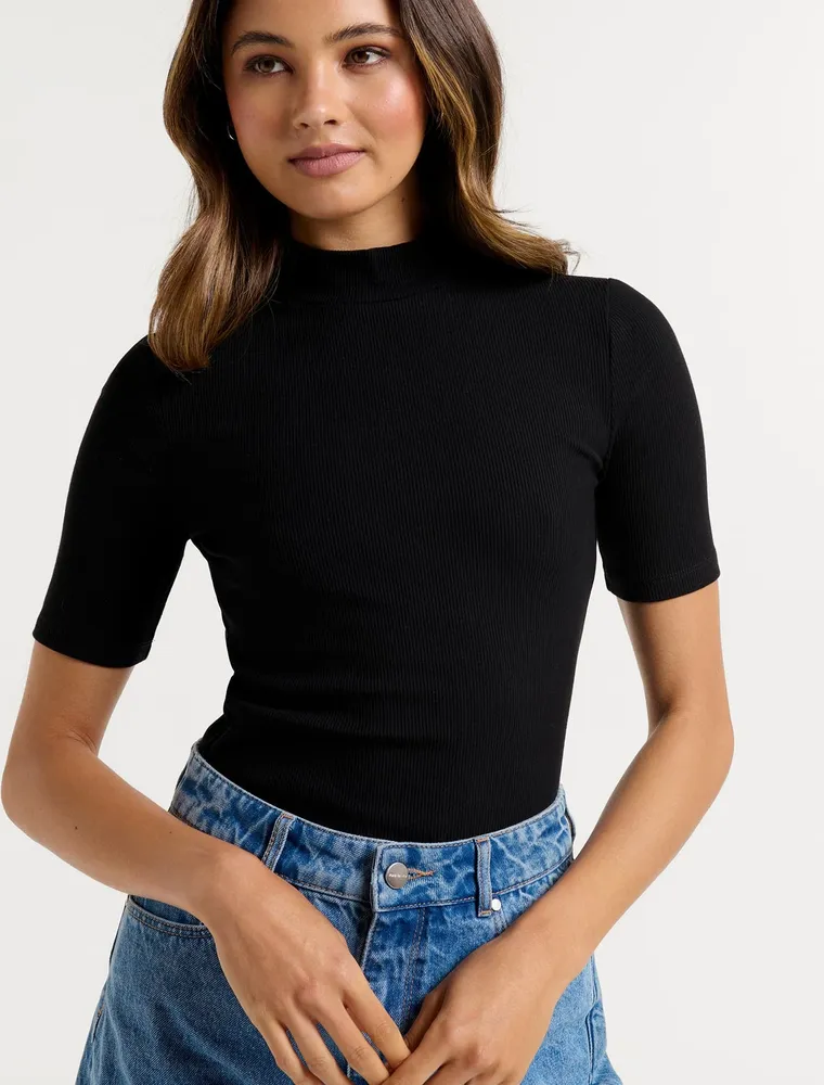 Jessie High-Neck Half-Sleeve Tee