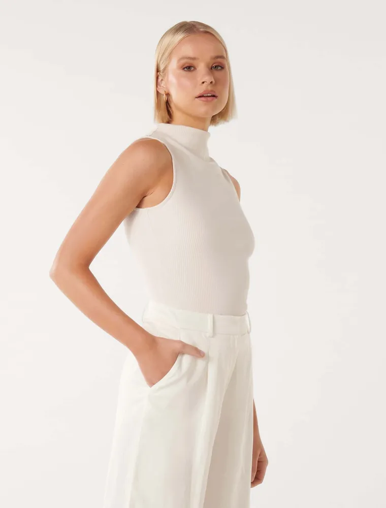 Deja Grown On Neck Top