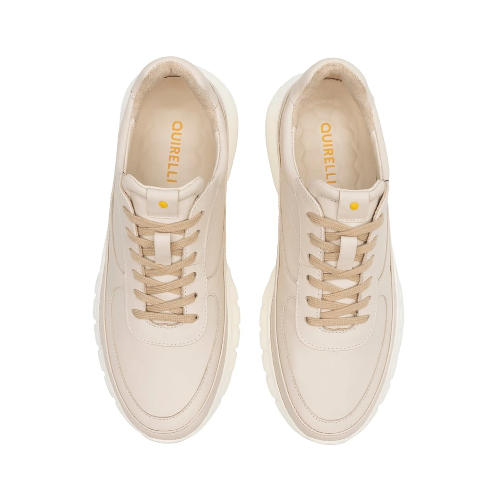 Sneaker casual en piel color latte Quirelli estilo 302501