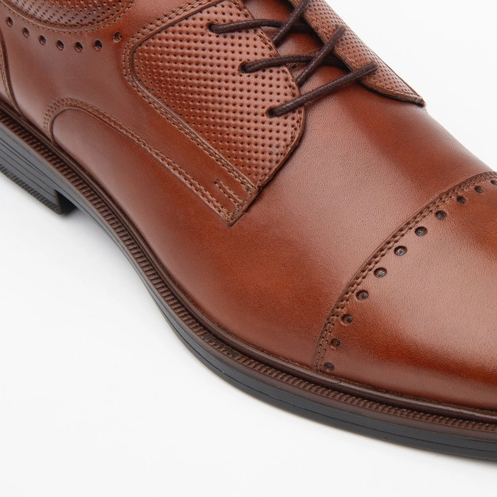 Zapato De Vestir Para Salir Flexi Con Perforado En Puntera Hombre - Estilo 400102 Tan