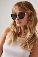 Cat-Eye Frame Sunglasses in Black/Black