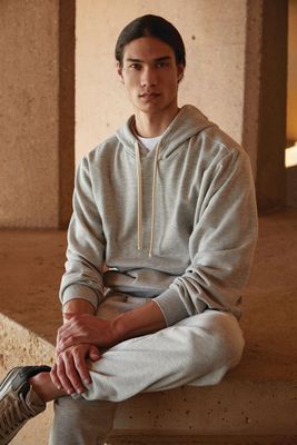 Men Basic Heathered Drawstring Hoodie in Heather Grey