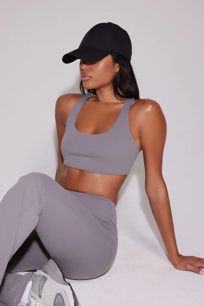 Women's Scoop-Neck Racerback Sports Bra in Dark Grey Medium