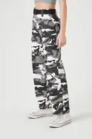 Women's Camo Print Cargo Pants in Black Medium