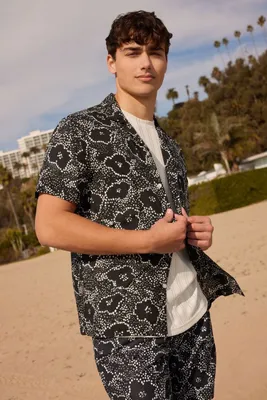 Men Abstract Floral Print Shirt in Black/White Medium