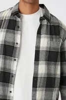 Men Plaid Curved-Hem Shirt in Black Medium