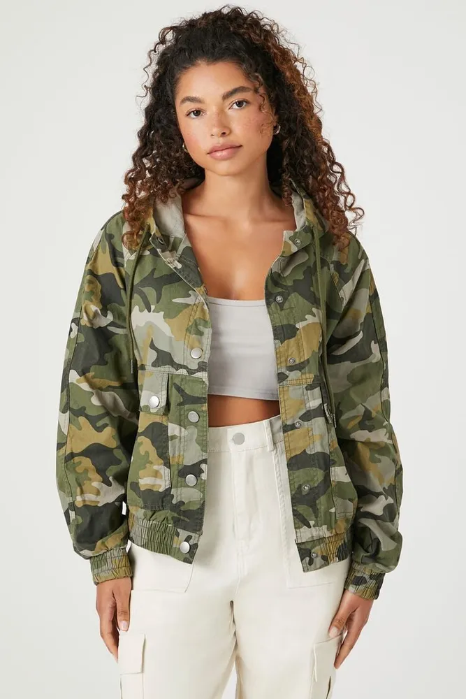 Women's Twill Camo Print Hooded Jacket in Green Medium