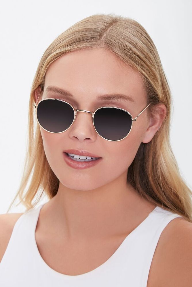 Round Tinted Sunglasses in Gold/Black