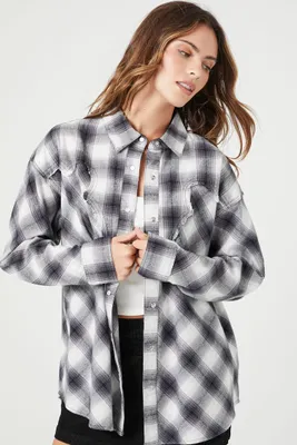 Women's Frayed Plaid Flannel Shirt in Black Small