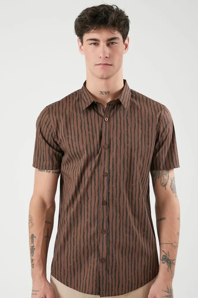 Men Striped Curved-Hem Shirt in Latte/Black, XL