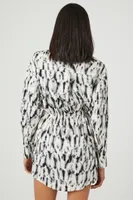 Women's Abstract Print Mini Shirt Dress in White Small