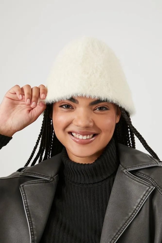 Faux Fur Bucket Hat in Cream