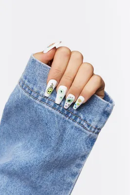 Happy Face Coffin Press-On Nail Set in Cream