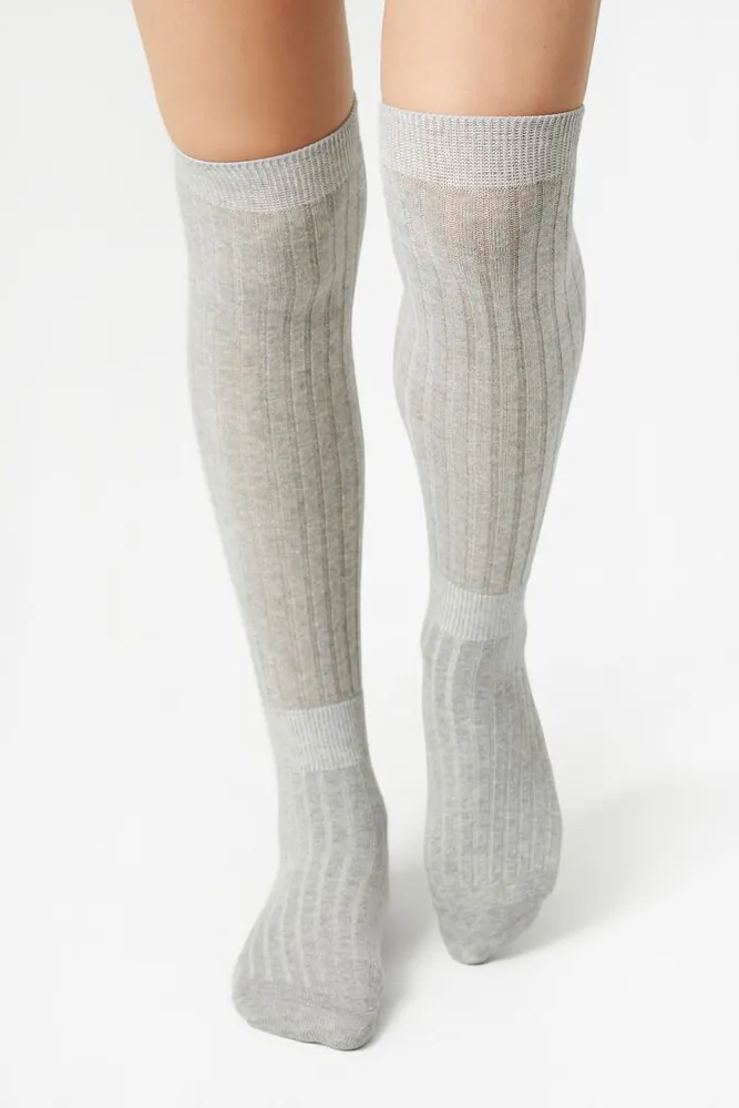 Ribbed Knee-High Socks in Heather Grey