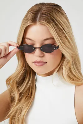 Flame Frame Sunglasses in Black/Black
